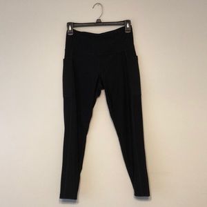 Women’s Black Mid-Calf athletic leggings